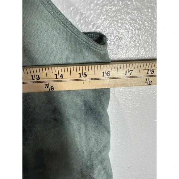 Gilly Hicks Tank Top Womens XS Green Tie Dye Ribbed Cropped Split Neck Racerback - Picture 4 of 7